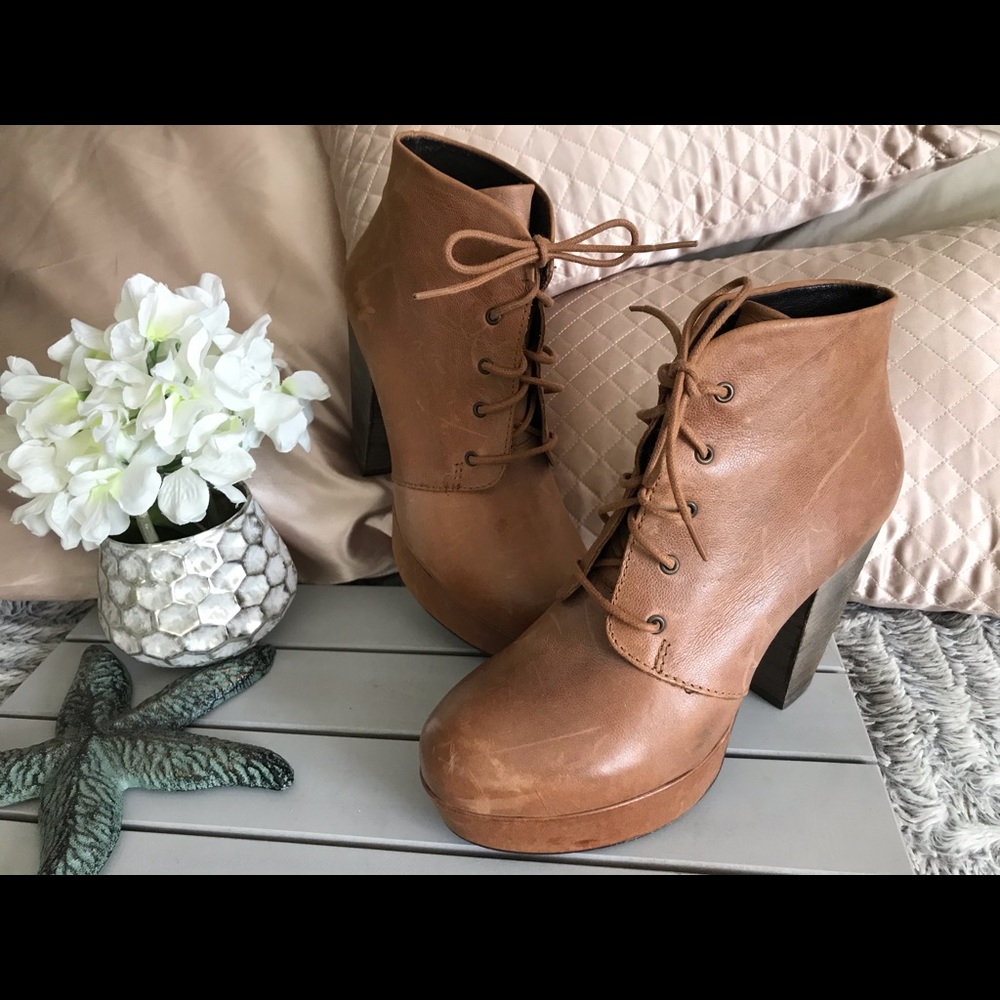 Steve Madden Lace Up Bootie Size 9 1/2